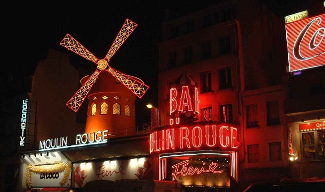 Dinner-and-shows-at-the-Moulin-Rouge-de-Paris