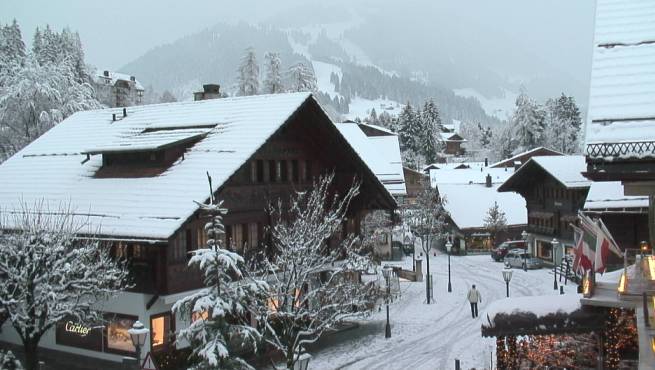Enjoy-the-snow-in-Gstaad-1