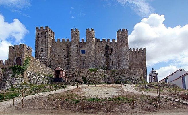 The-Castle-of-Óbidos-in-Portugal-1
