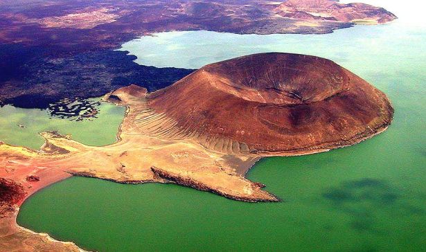 The-Lake-Turkana-in-Kenya