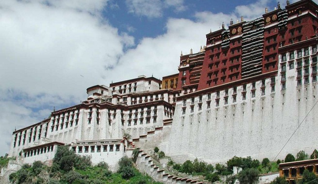 The-Spectacular-Potala-Palace-in-China-3