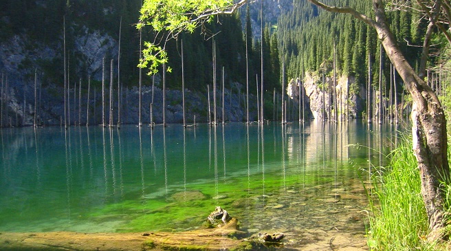 The-lake-Kaindy3
