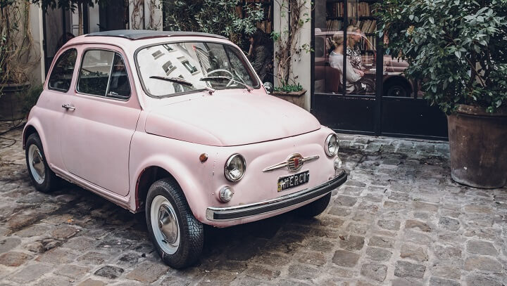 Fiat-500-pink-in-France