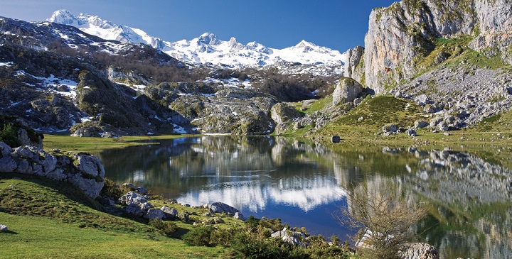 Lakes of Covadonga Asturias1