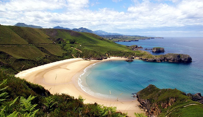 The-best-beaches-of-Llanes-in-Asturias