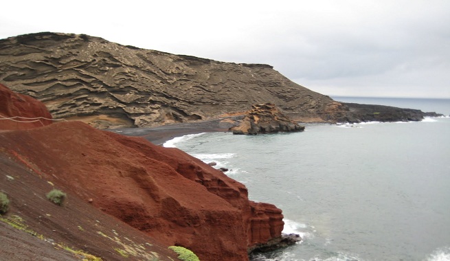 The-best-beaches-and-coves-of-Lanzarote-7