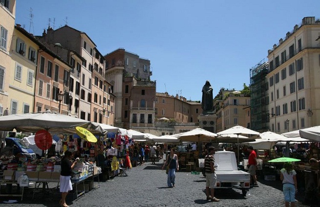 Flea-markets-in-Rome