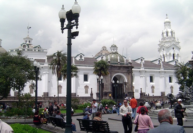 Plaza-Grande-Quito