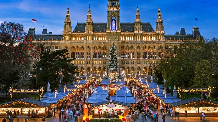 Rathausplatz-Market-Christmas
