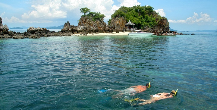 Snorkeling in Thailand3