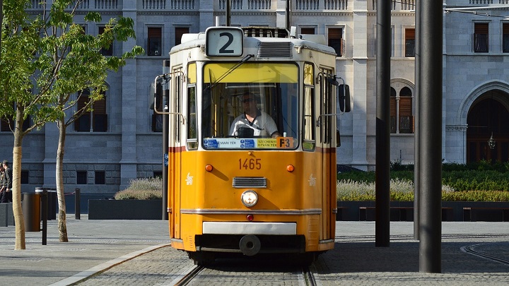 Tram 2