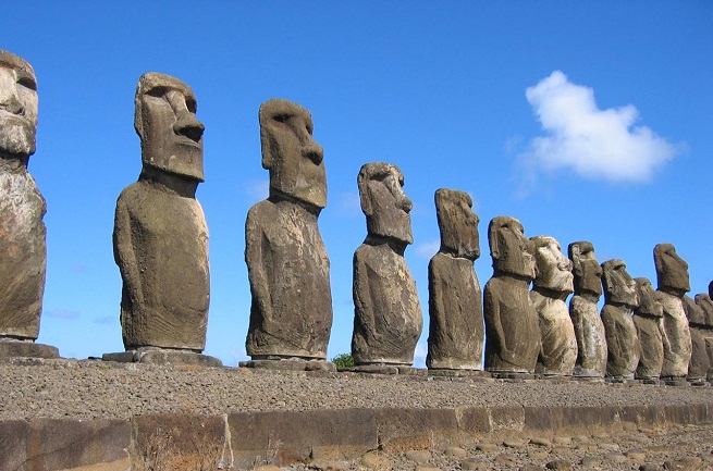 Travel-to-Easter-Island-2