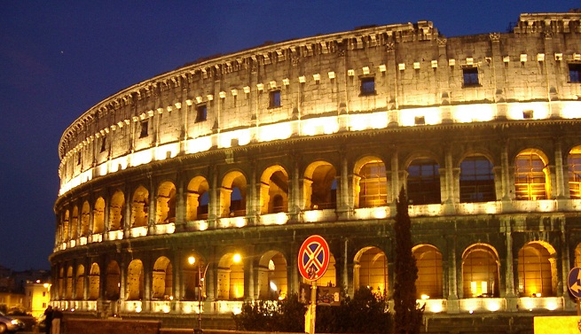Night-visit-to-Colosseum-in-Rome