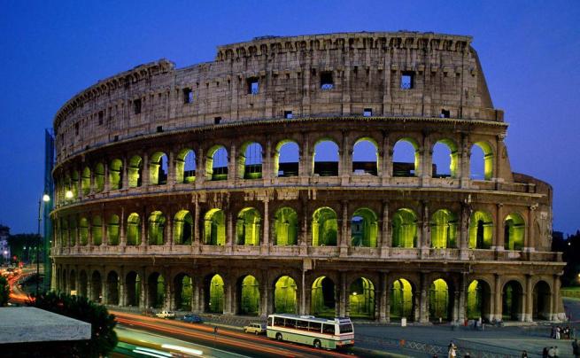 Visit-the-Colosseum-of-Rome