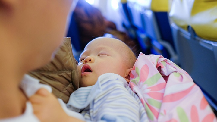 baby-sleeping-on-a-plane