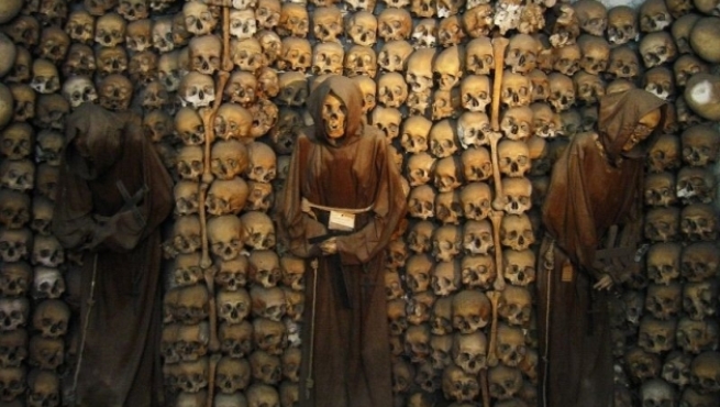catacombs-paris-2