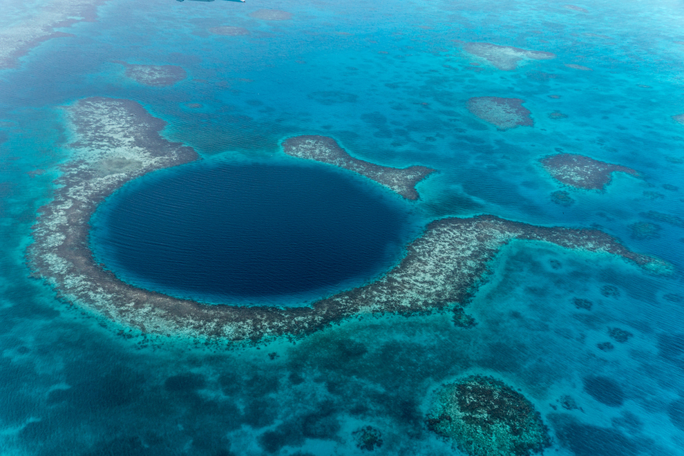 the great blue hole of belize