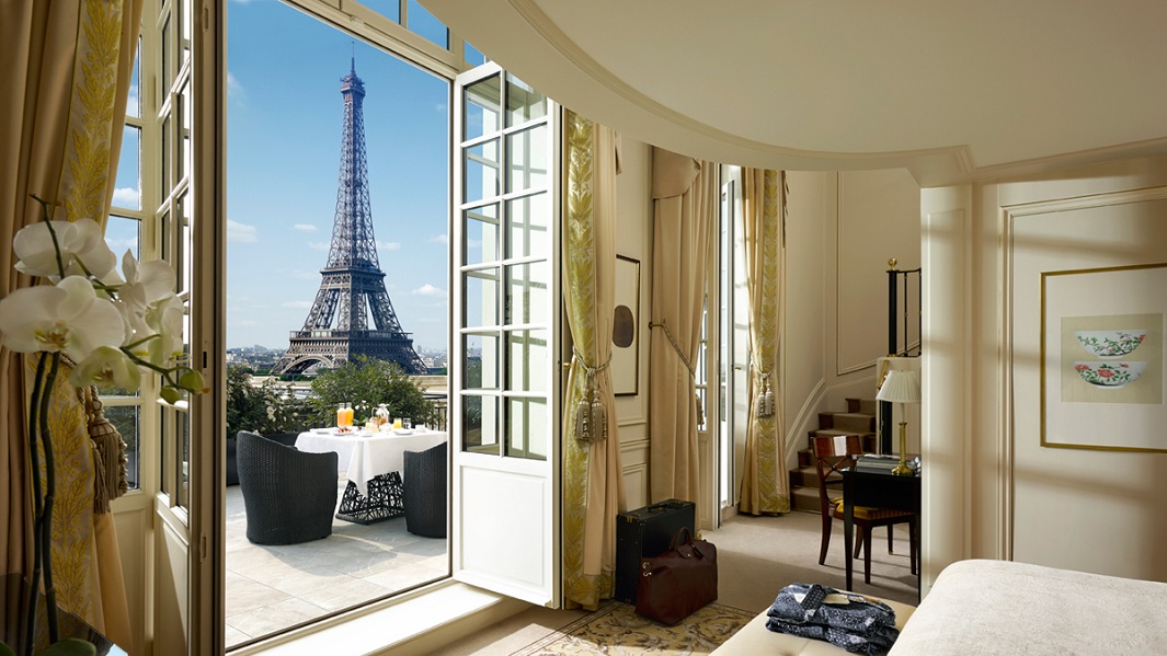 hotel-Eiffel-Tower