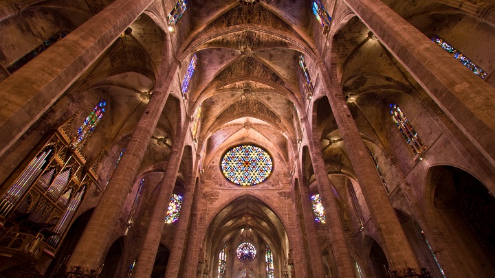 interior-Cathedral-Palma-de-Mallorca