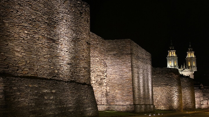 Roman-wall-of-Lugo-Galicia