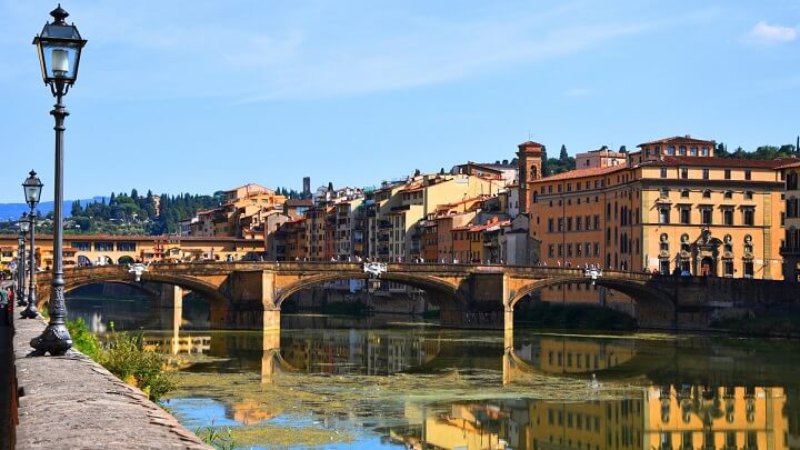 river-Arno-Florence
