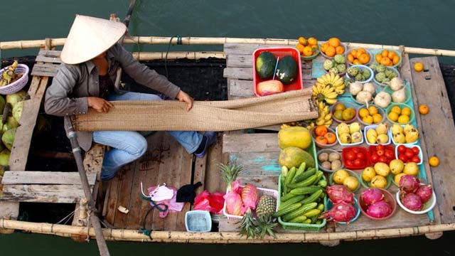 vietnam-floating-market-5
